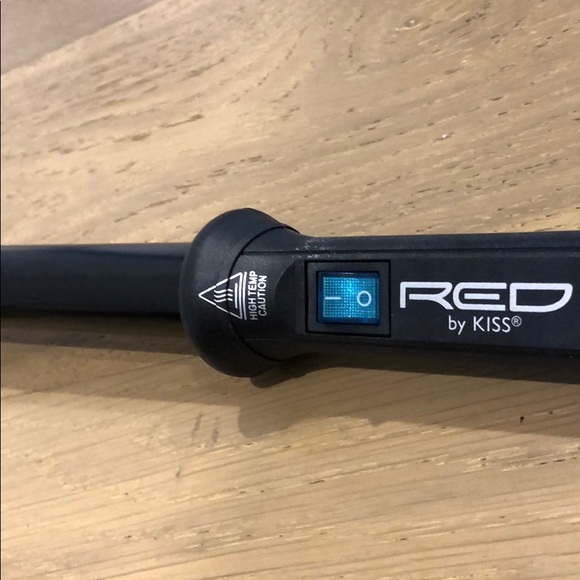 1” Red by Kiss Wand Curling Iron - Picture 2 of 2